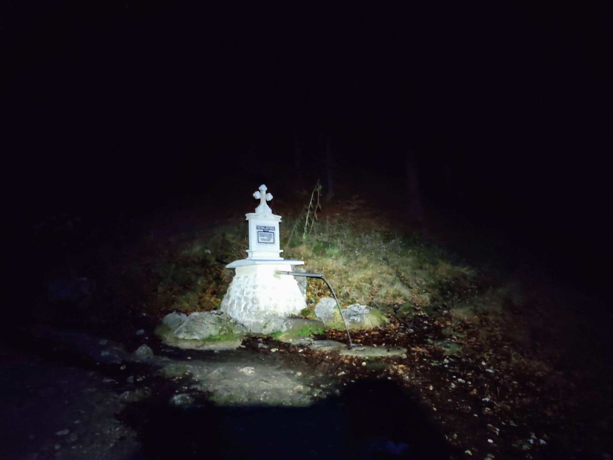 ghost-d792c898ab57ffd6.jpg